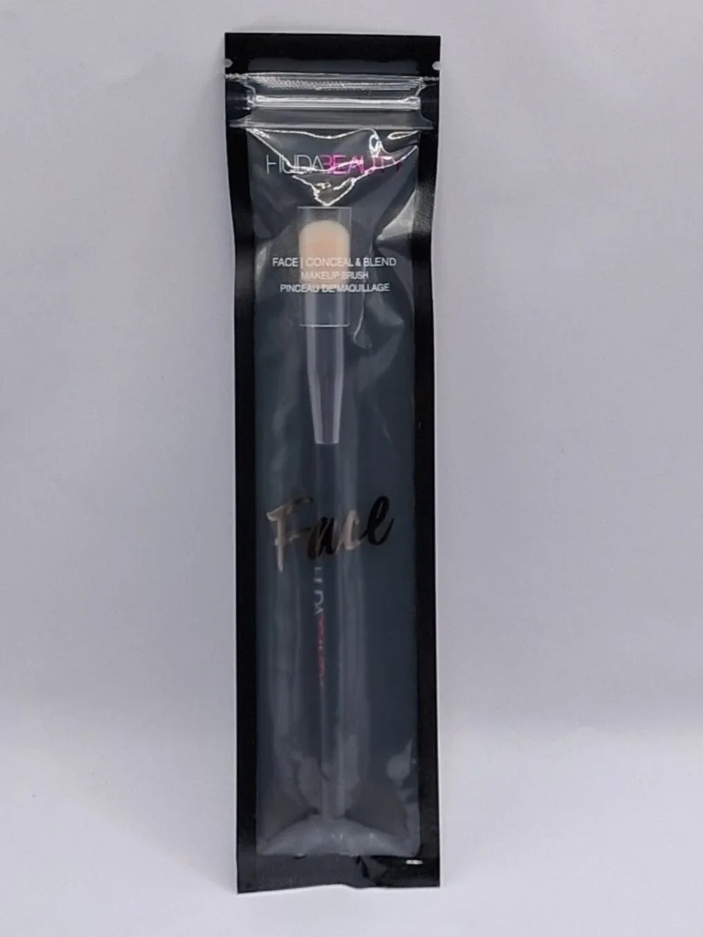 HUDA Beauty Face Conceal & Blend Makeup Brush Original